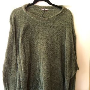 ***DARK GREEN SWEATER***